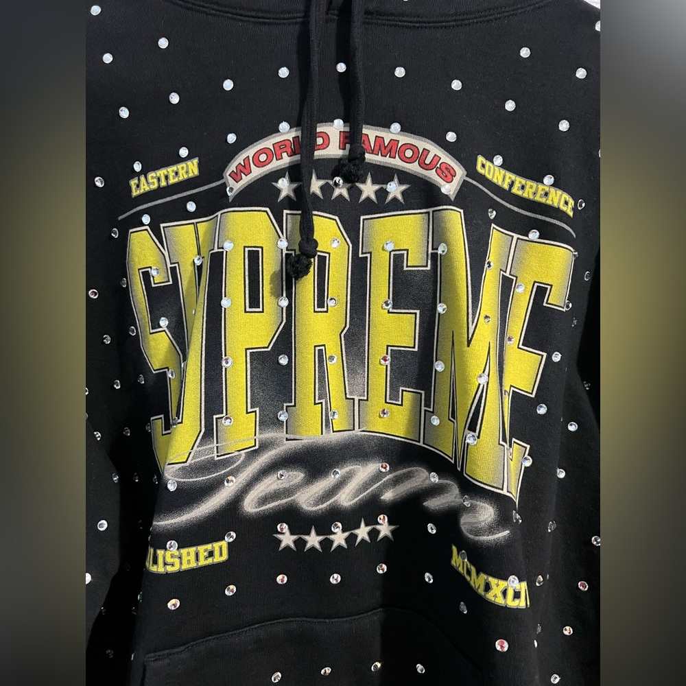 Supreme brand new black colour hoodie in size M